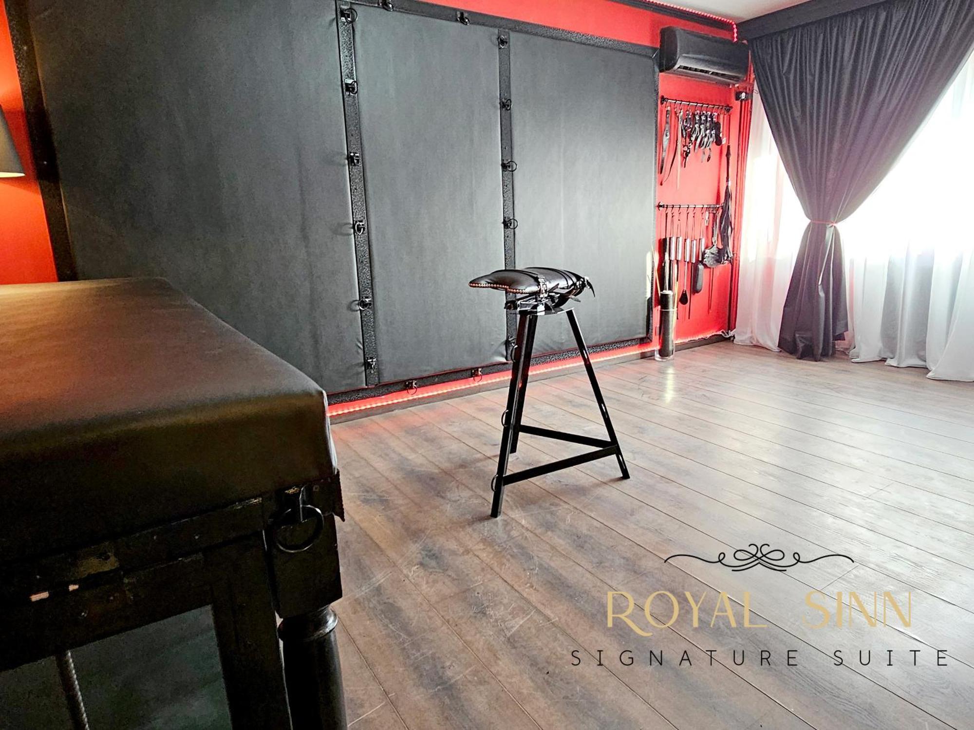 Royal Sinn Signature Suite Bukares Bagian luar foto