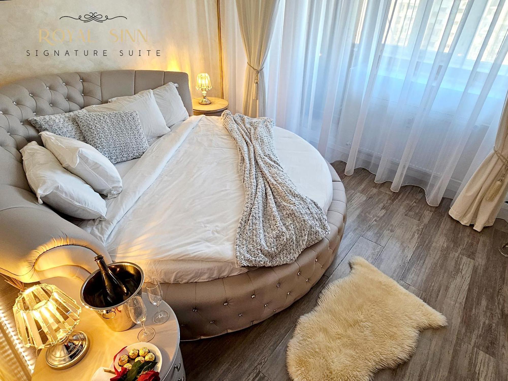 Royal Sinn Signature Suite Bukares Bagian luar foto