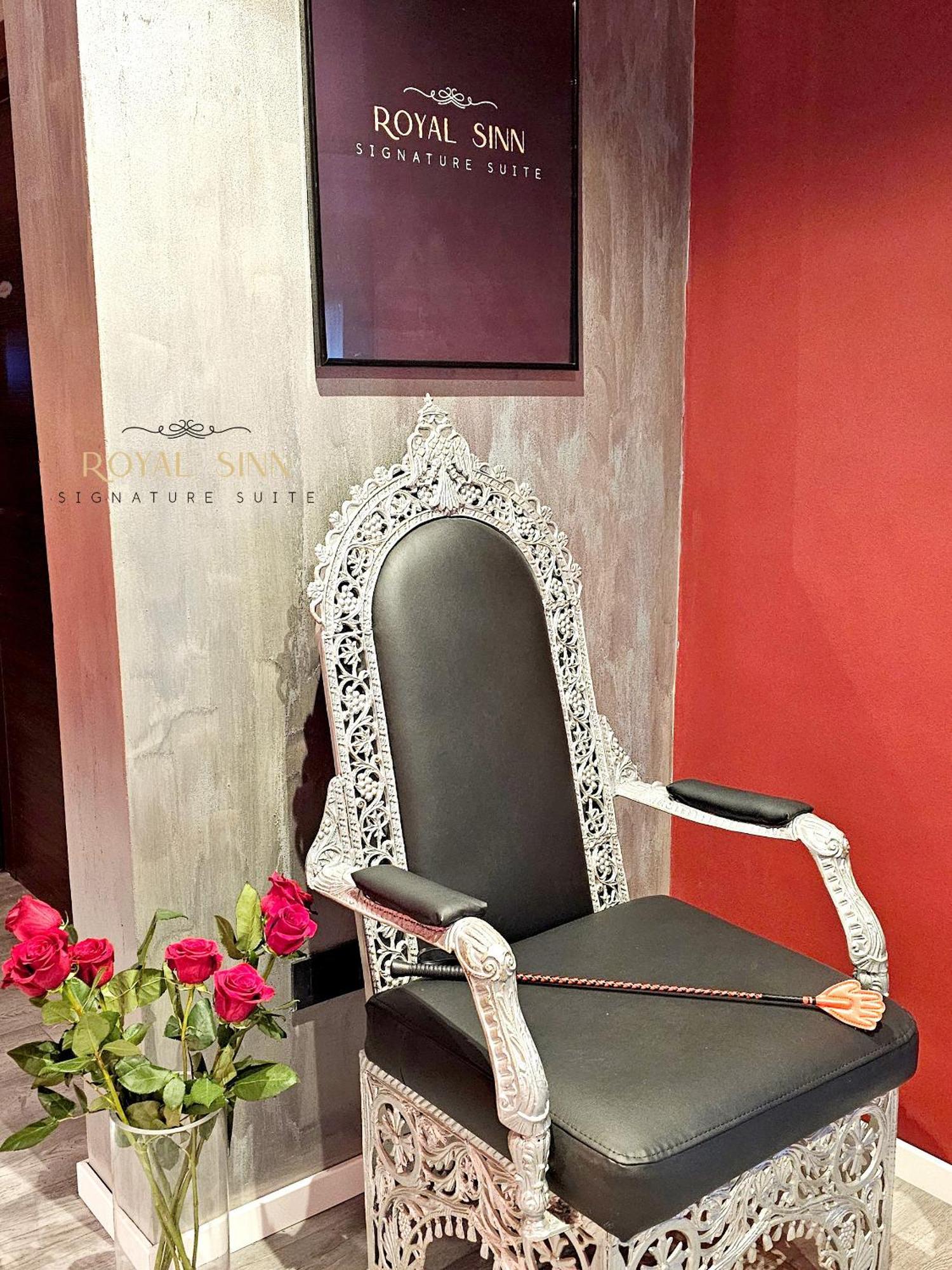 Royal Sinn Signature Suite Bukares Bagian luar foto