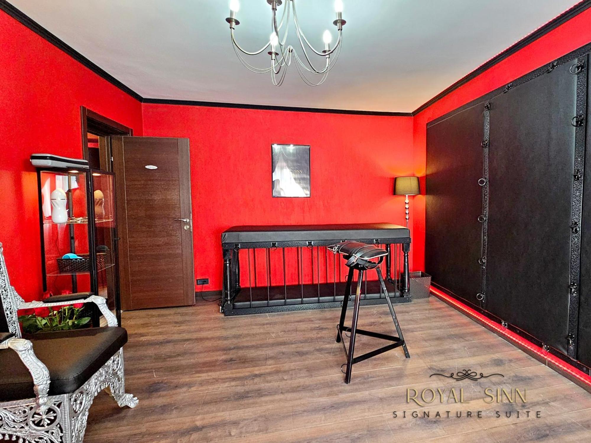 Royal Sinn Signature Suite Bukares Bagian luar foto