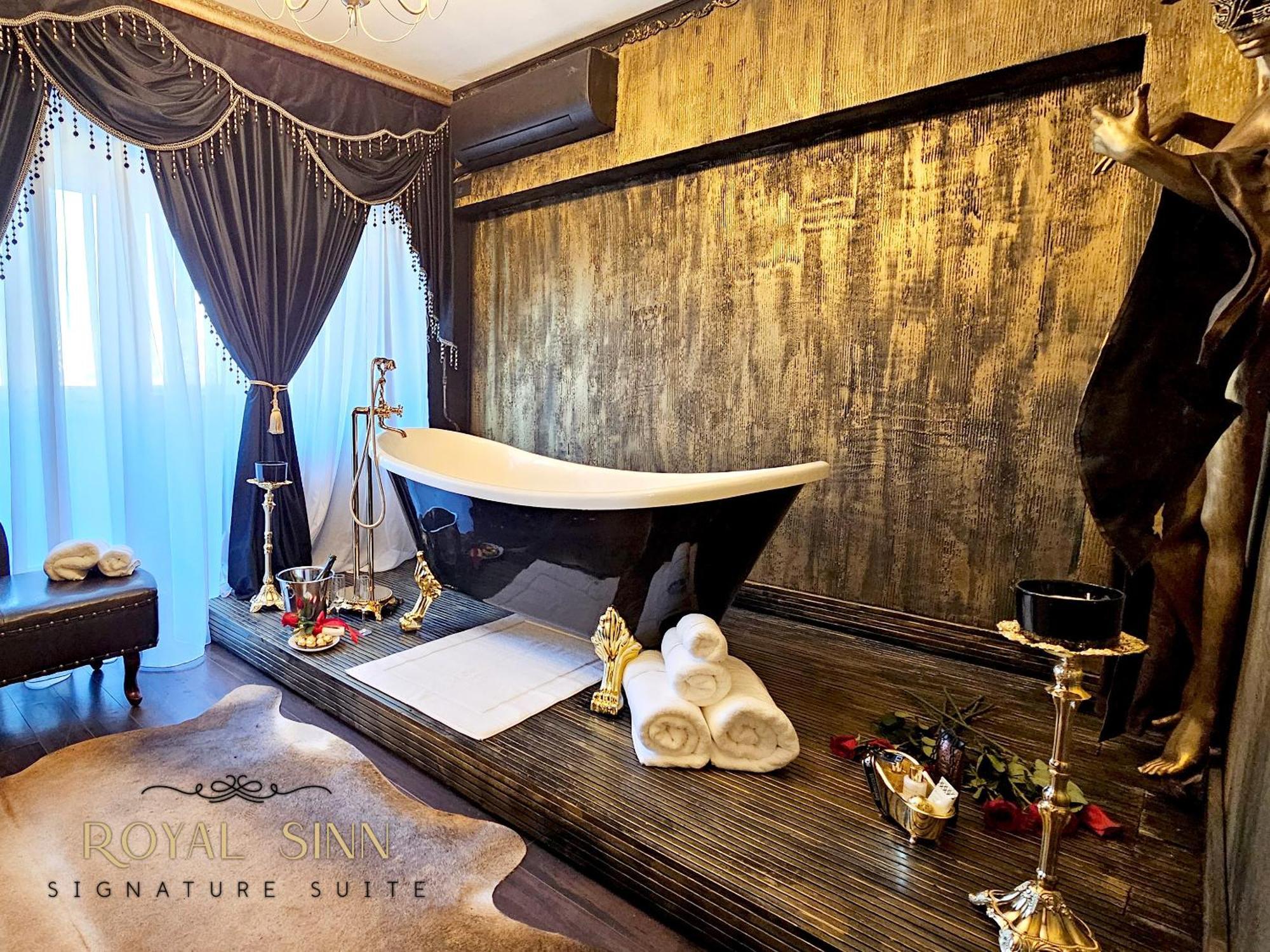 Royal Sinn Signature Suite Bukares Bagian luar foto